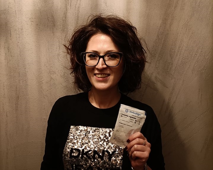 Jak przebiega leczenie Invisalign? Opinia pacjenta – mini wywiad z Agnieszką Kotwicką