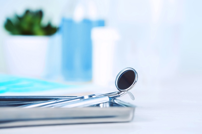 Zęby dwoiste – co to jest i jak się je leczy?